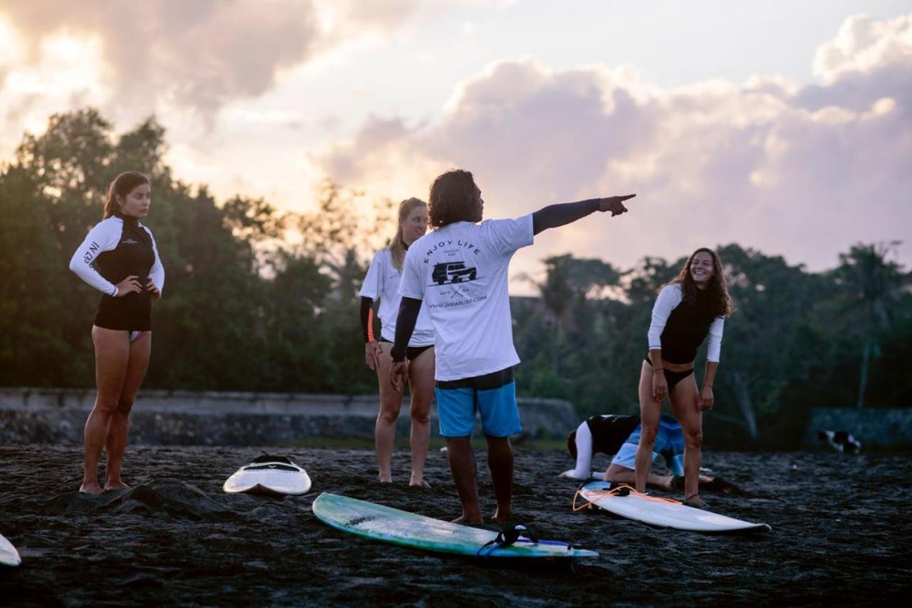 Vasudha Hostel Canggu Eksteriør bilde